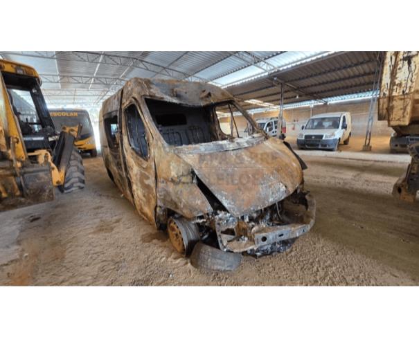 Foto de Renault Master RaytecAmb 2020/2021 | Sucata Não Baixada