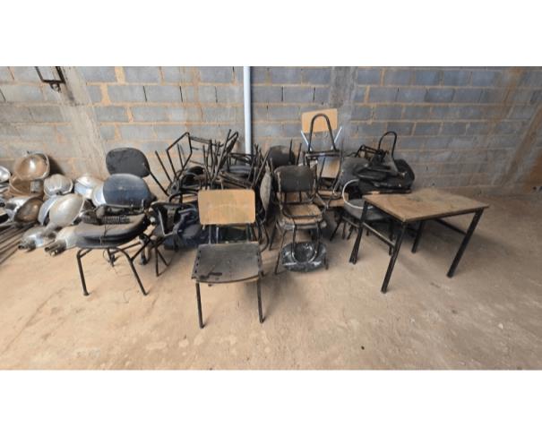 Foto de Lote de Mobiliário para Escritório