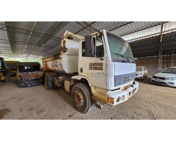 Foto de Caminhão Mercedes-Benz Atron 1719K 2014