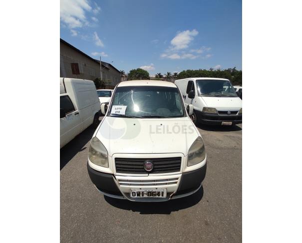 Foto de Fiat Doblo Essence 1.8 13/14