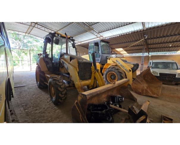 Foto de Retroescavadeira Caterpillar 416E 2013