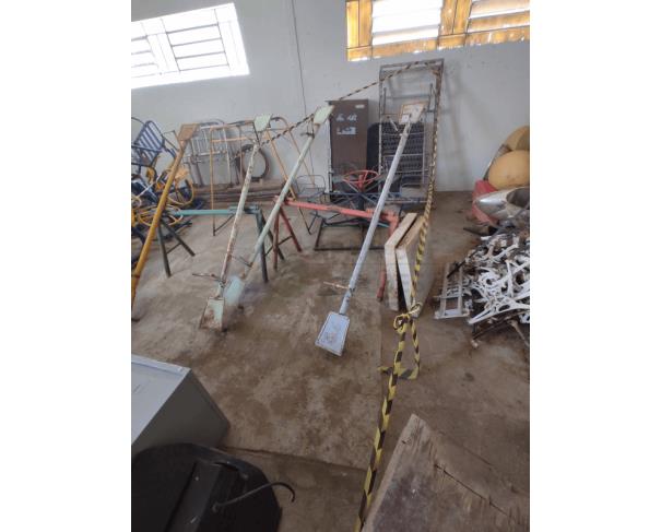 Foto de Equipamentos odontológicos e demais sucatas