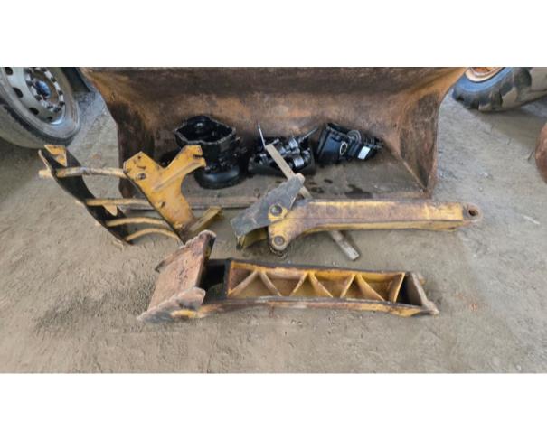 Foto de Retroescavadeira Caterpillar 416E 2013