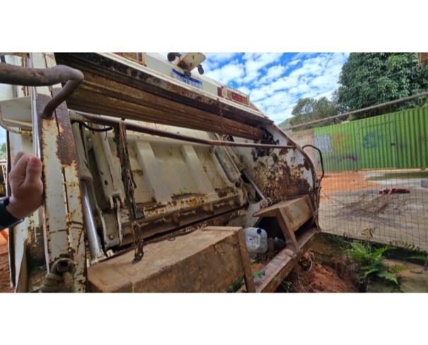 Foto de Caminhão Iveco Tector 170E22 12m³ 2013/2014