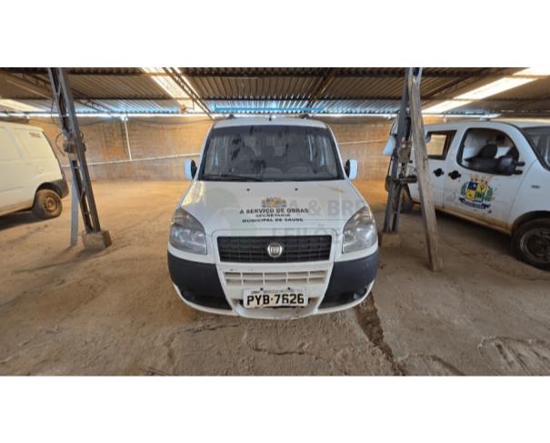 Foto de Fiat Doblò Essence 1.8 2015/2016