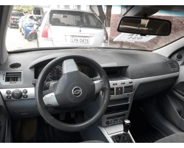 Foto de Vectra Sedan Elegance 2.0 flex, 4 portas, 2005/2006 Placa: HCC7345, Chassi 9BGAB69W06B143949