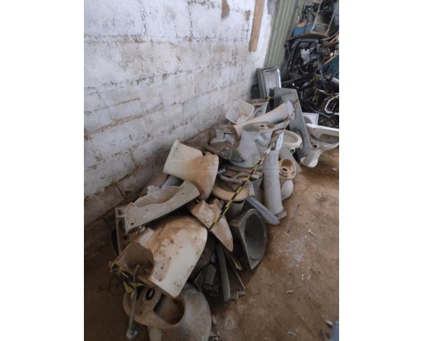 Foto de LOTE DE VASOS SANITÁRIOS DIVERSOS – LOUÇAS SANITÁRIAS PARA REFORMAS E REAPROVEITAMENTO