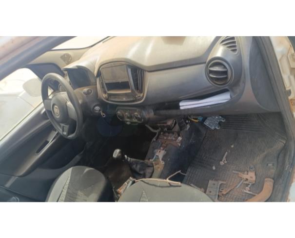 Foto de FIAT UNO DRIVE 1.0 17/18 Placa: QNL9320 9BD195B4NJ0812486