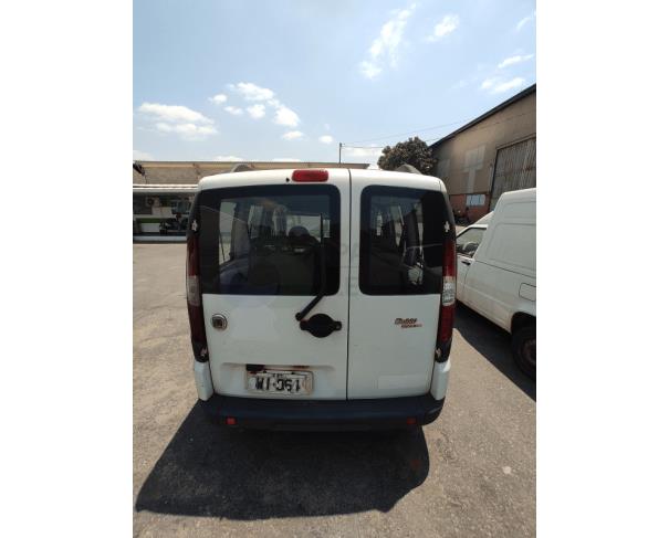Foto de Fiat Doblo Essence 1.8 13/14