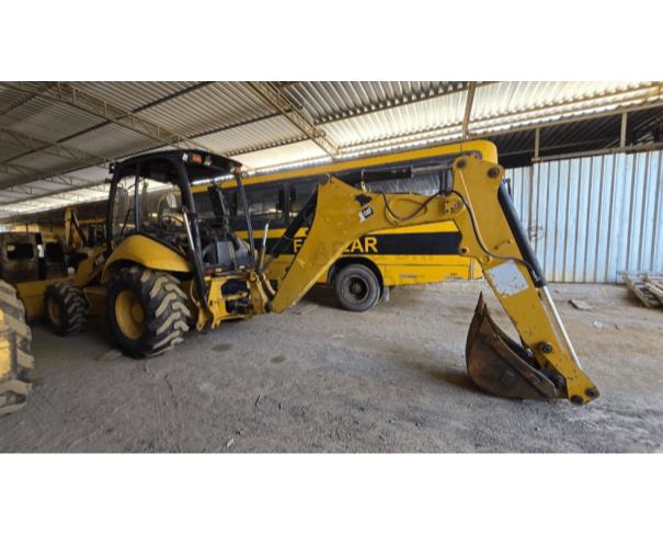Foto de Retroescavadeira Caterpillar 416E 2013