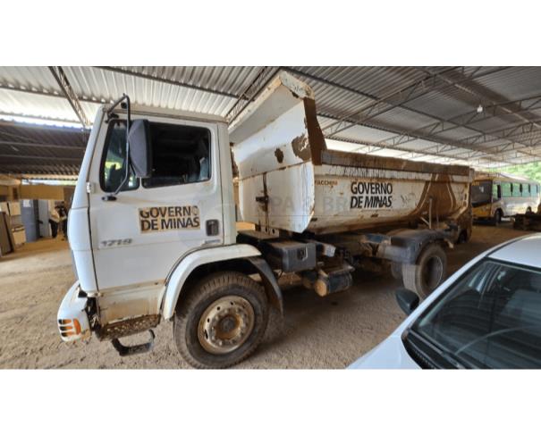 Foto de Caminhão Mercedes-Benz Atron 1719K 2014