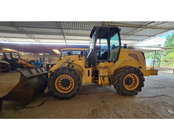 Foto de Carregadeira New Holland 12D - 2012