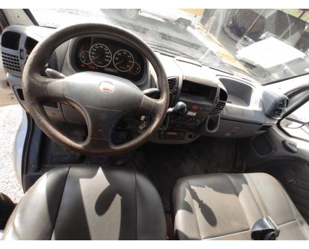Foto de Fiat Ducato Minibus 10/11 Placa: HLF4738, Chassi: 93W244M24B2057607