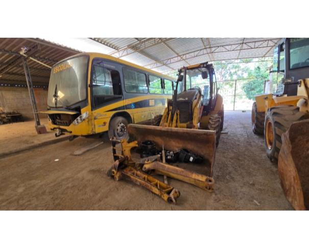 Foto de Retroescavadeira Caterpillar 416E 2013