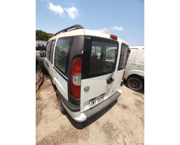 Foto de Fiat Doblo Essence 1.8 13/14