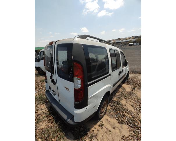 Foto de Fiat Doblo Essence 1.8 13/14