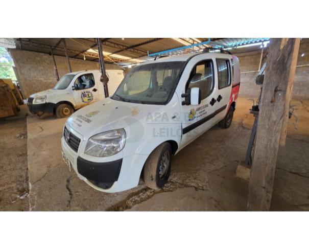 Foto de Fiat Doblò Essence 1.8 2015/2016