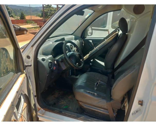 Foto de PEUGEOT PART GREENCAR AMBULANCIA 18/19 Placa: QUO5967 Chassi: 8AEGCNFN8KG501799