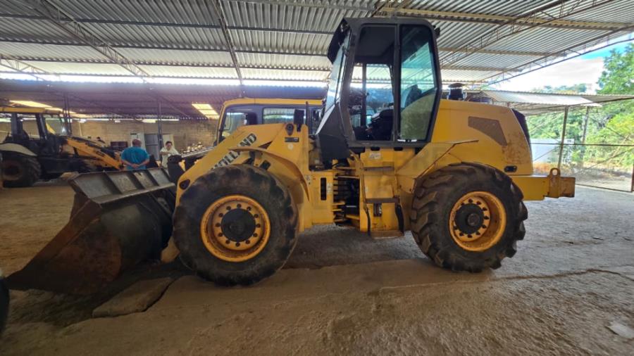 Foto de Carregadeira New Holland 12D - 2012