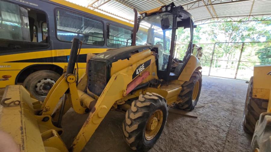 Foto de Retroescavadeira Caterpillar 416E 2013