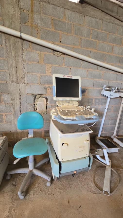 Foto de Lote de Equipamentos Hospitalares e Mobiliário Clínico